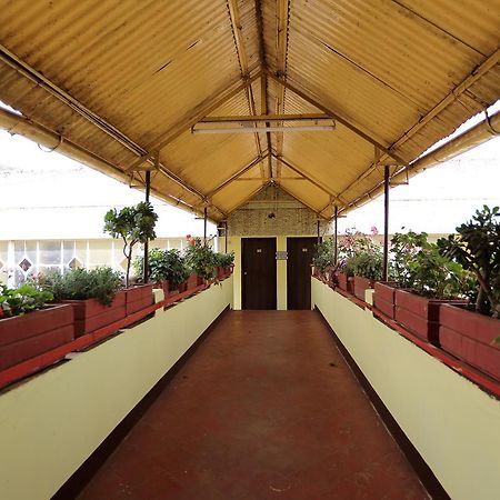 Hotel Charring Cross Ooty Bagian luar foto
