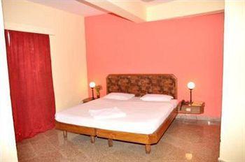 Hotel Charring Cross Ooty Bagian luar foto