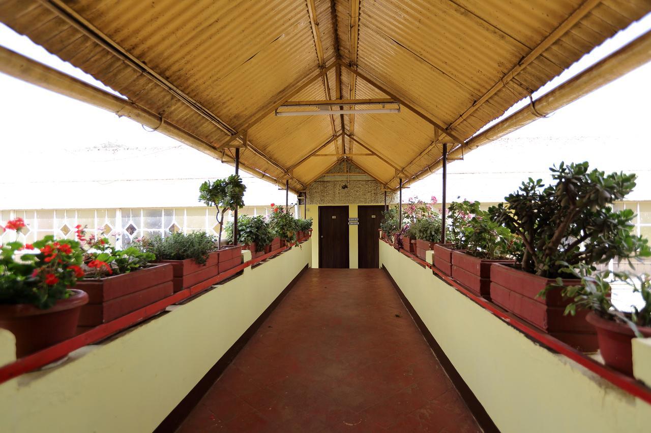 Hotel Charring Cross Ooty Bagian luar foto