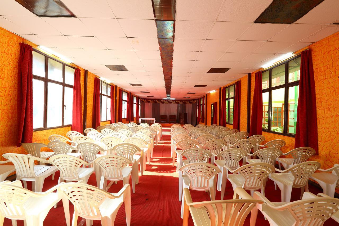 Hotel Charring Cross Ooty Bagian luar foto